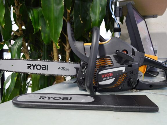 RYOBI エンジンチェンソー 400mm ESK-3840