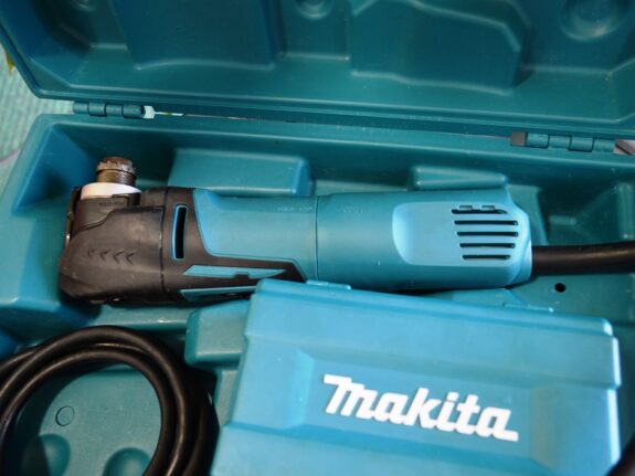 Makita マルチツール TM3010CT